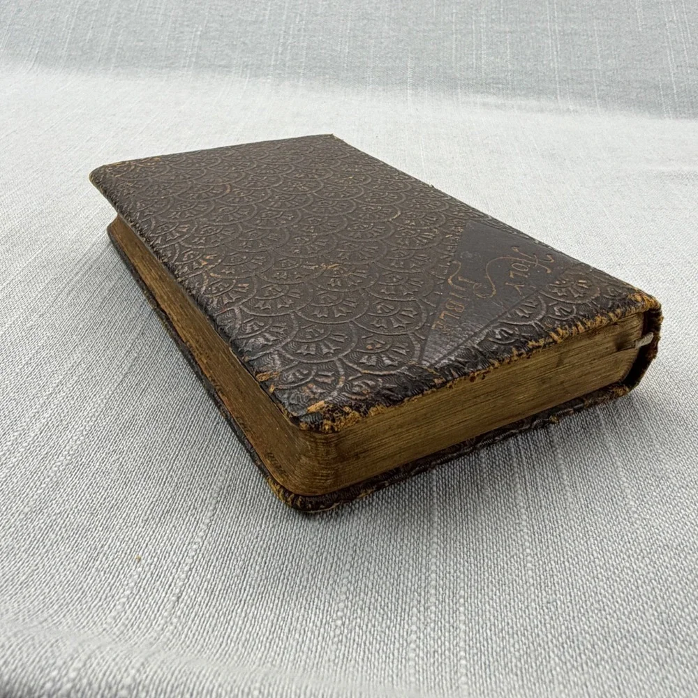 Vintage Eyre & Spottiswoode Holy Bible Leather KJV Embossed Pocket Pearl c 1873